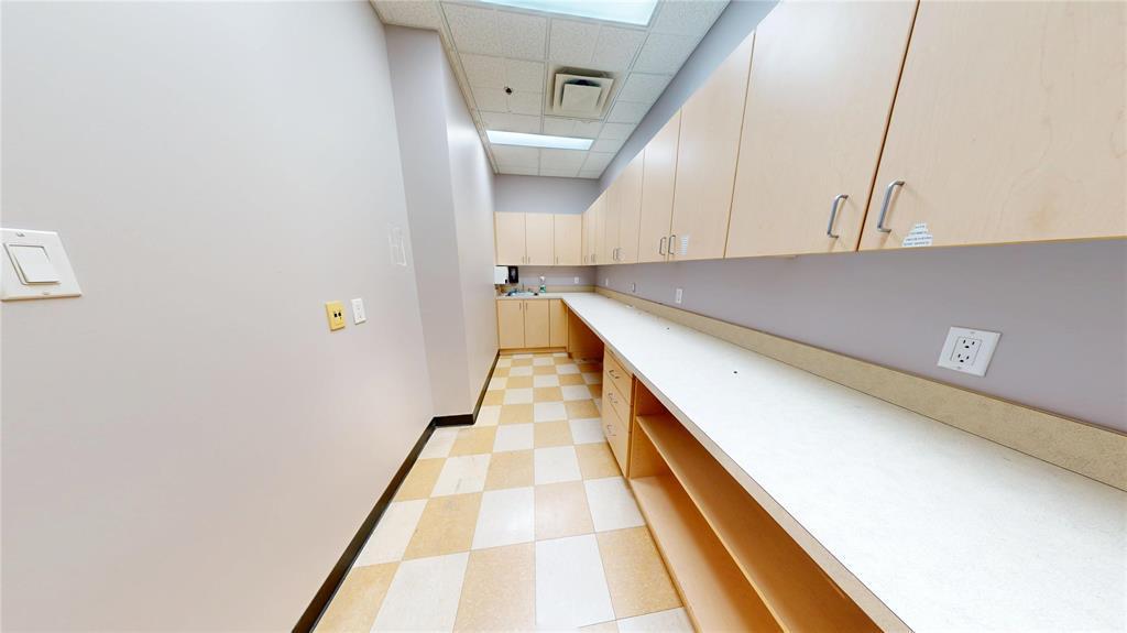 












D2 800 Rosser Avenue

,
Brandon,




Manitoba
R7A6N5

