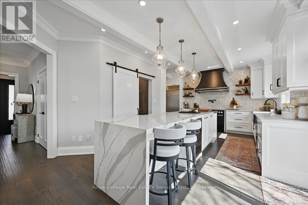 












2144 BLACKFOREST CRESCENT

,
Oakville (WM Westmount),




Ontario
L6M4T7

