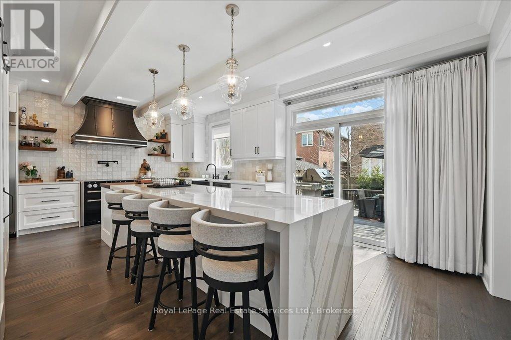 












2144 BLACKFOREST CRESCENT

,
Oakville (WM Westmount),




Ontario
L6M4T7


