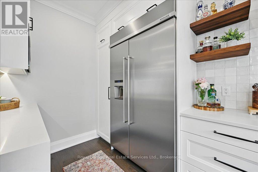 












2144 BLACKFOREST CRESCENT

,
Oakville (WM Westmount),




Ontario
L6M4T7

