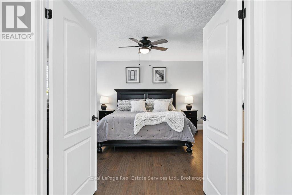 












2144 BLACKFOREST CRESCENT

,
Oakville (WM Westmount),




Ontario
L6M4T7

