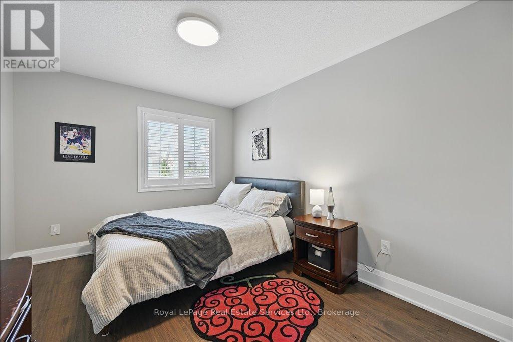 












2144 BLACKFOREST CRESCENT

,
Oakville (WM Westmount),




Ontario
L6M4T7

