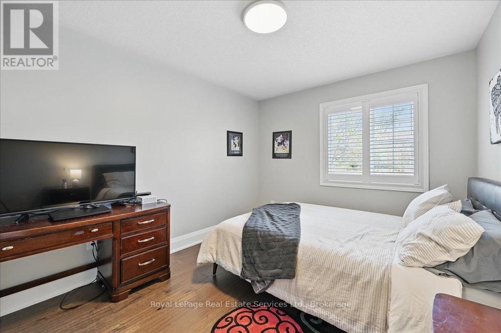 












2144 BLACKFOREST CRESCENT

,
Oakville (WM Westmount),




Ontario
L6M4T7


