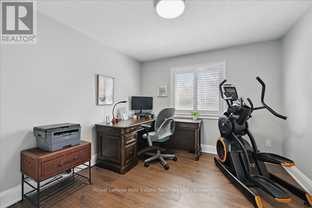 












2144 BLACKFOREST CRESCENT

,
Oakville (WM Westmount),




Ontario
L6M4T7

