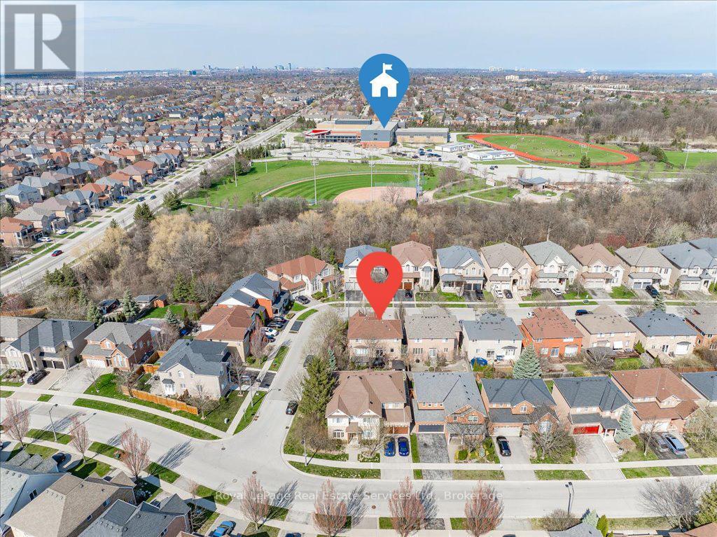 












2144 BLACKFOREST CRESCENT

,
Oakville (WM Westmount),




Ontario
L6M4T7

