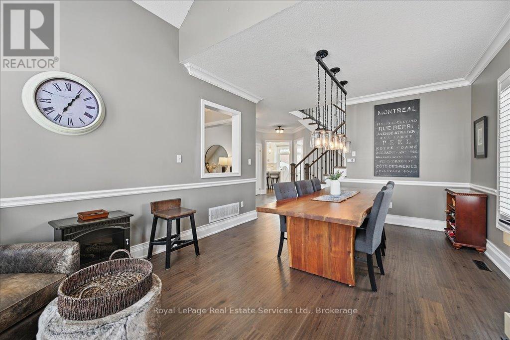 












2144 BLACKFOREST CRESCENT

,
Oakville (WM Westmount),




Ontario
L6M4T7

