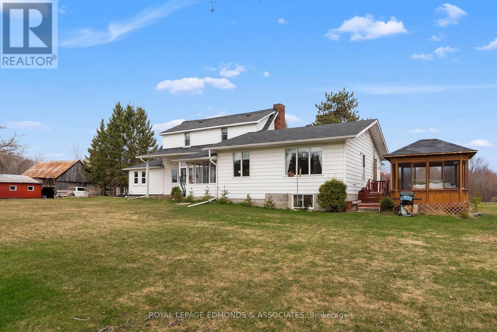 












11333 ROUND LAKE ROAD

,
Laurentian Valley,




Ontario
K8A0K9

