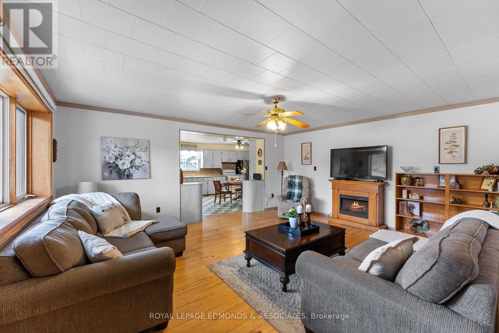 












11333 ROUND LAKE ROAD

,
Laurentian Valley,




Ontario
K8A0K9

