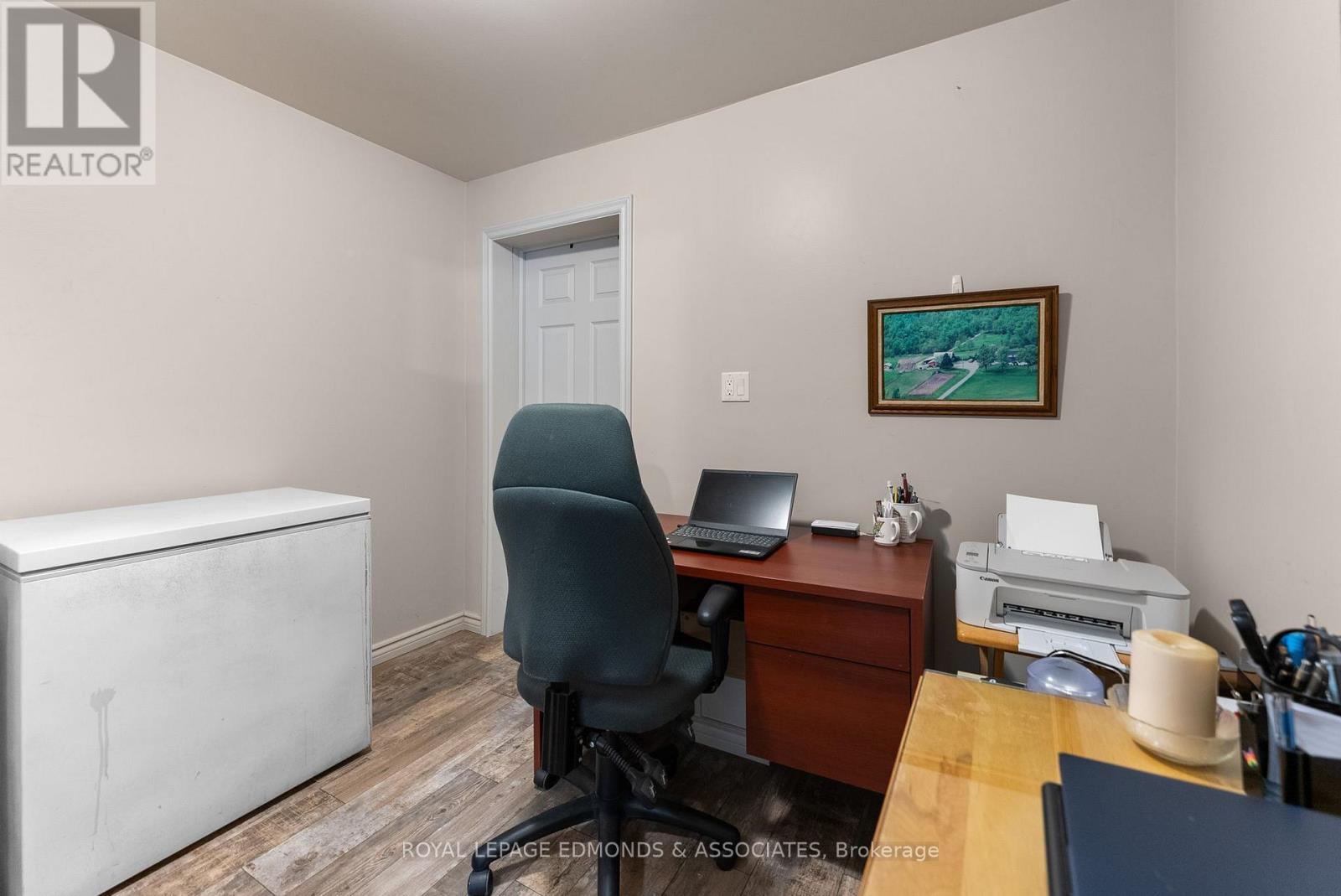 












11333 ROUND LAKE ROAD

,
Laurentian Valley,




Ontario
K8A0K9

