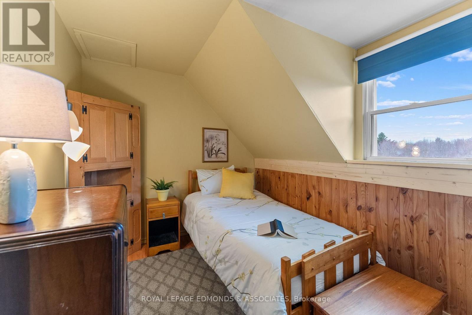 












11333 ROUND LAKE ROAD

,
Laurentian Valley,




Ontario
K8A0K9

