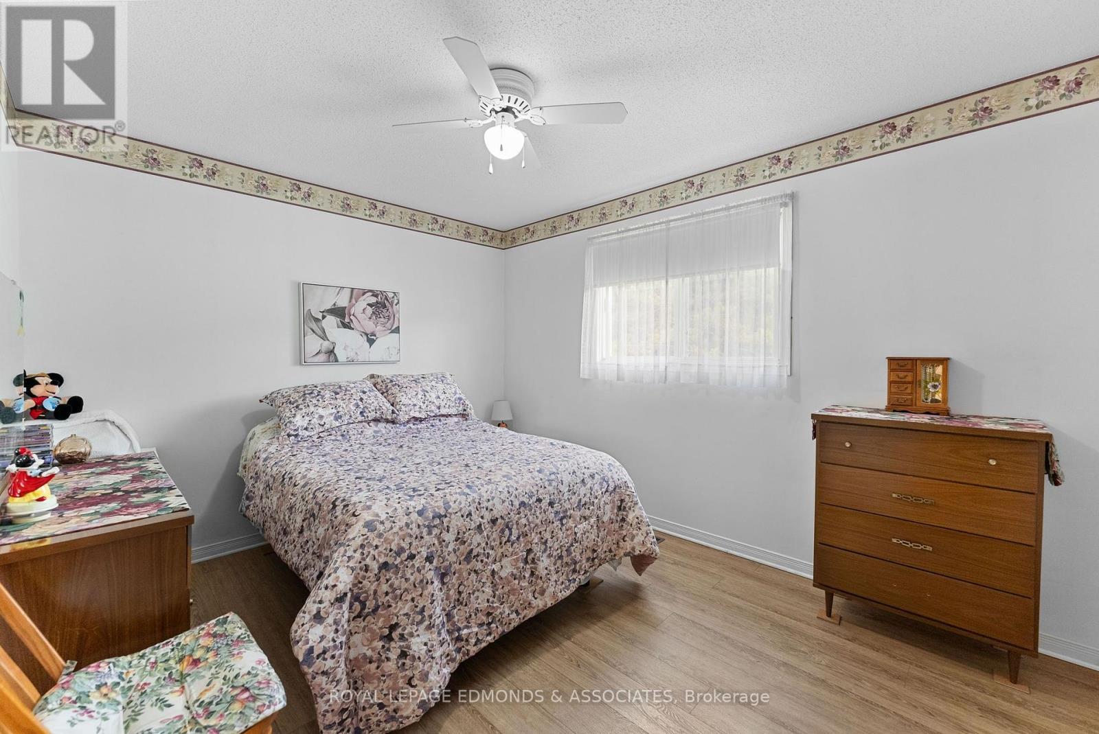 












11333 ROUND LAKE ROAD

,
Laurentian Valley,




Ontario
K8A0K9

