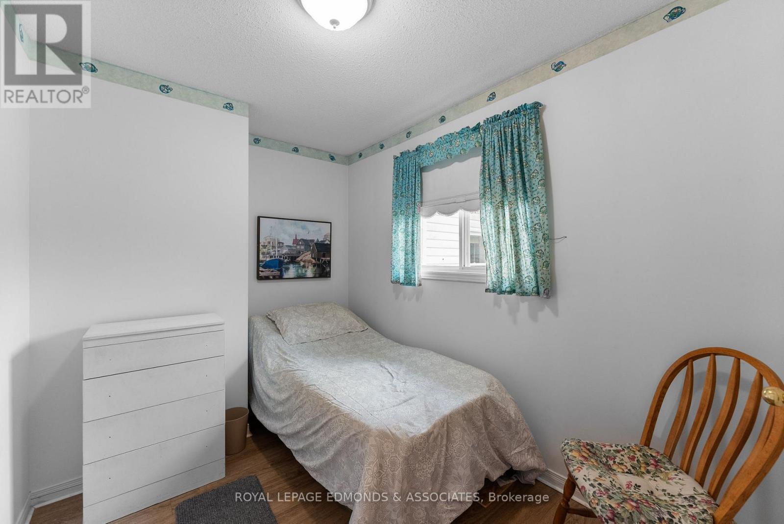 












11333 ROUND LAKE ROAD

,
Laurentian Valley,




Ontario
K8A0K9

