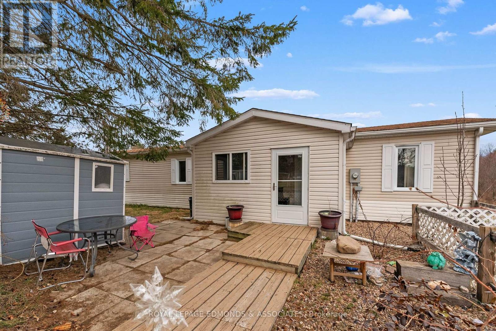 












11333 ROUND LAKE ROAD

,
Laurentian Valley,




Ontario
K8A0K9

