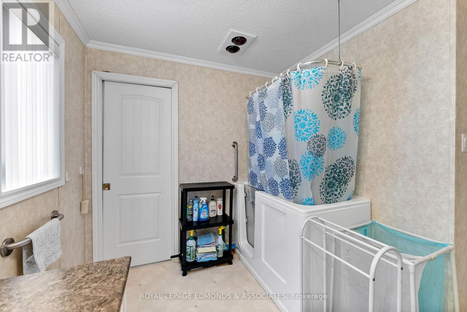 












11333 ROUND LAKE ROAD

,
Laurentian Valley,




Ontario
K8A0K9

