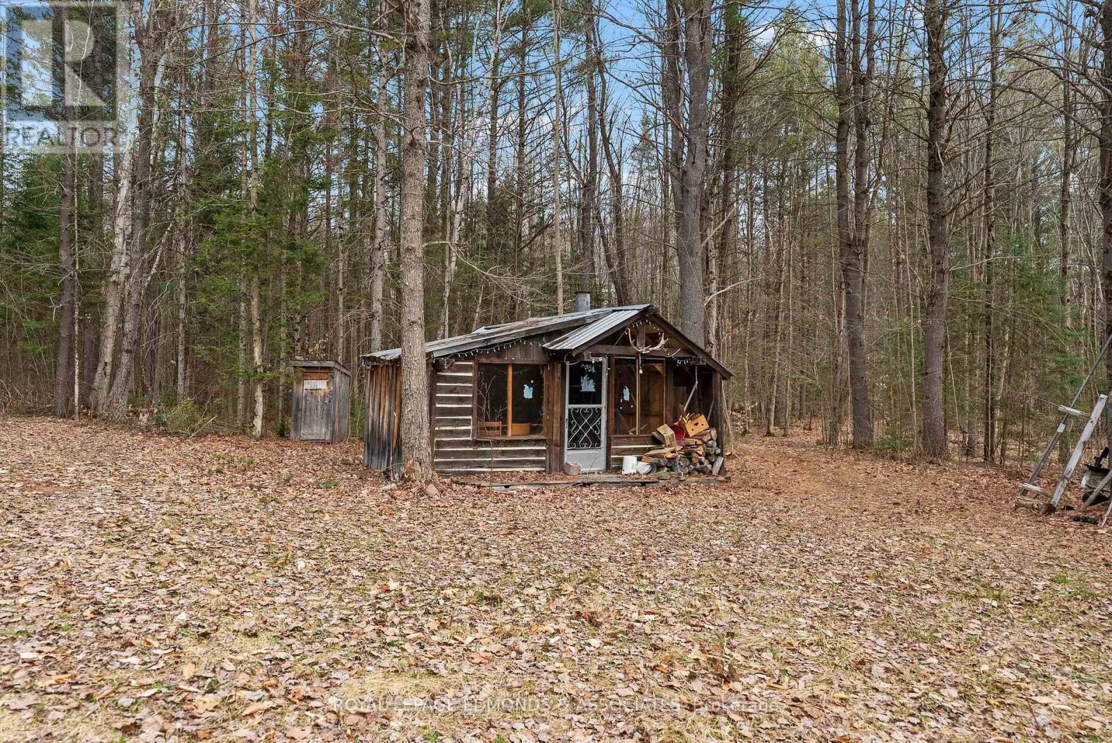 












11333 ROUND LAKE ROAD

,
Laurentian Valley,




Ontario
K8A0K9

