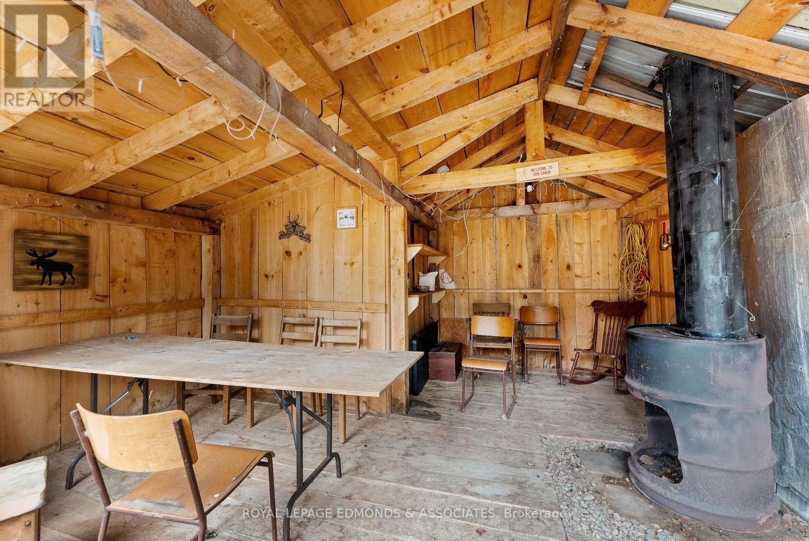 












11333 ROUND LAKE ROAD

,
Laurentian Valley,




Ontario
K8A0K9

