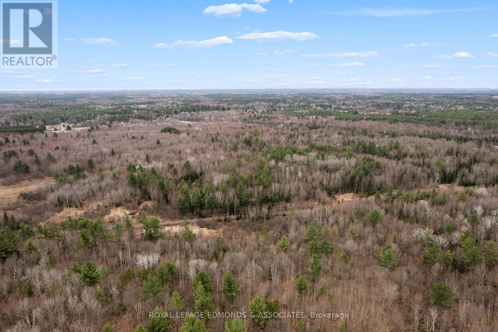 












11333 ROUND LAKE ROAD

,
Laurentian Valley,




Ontario
K8A0K9

