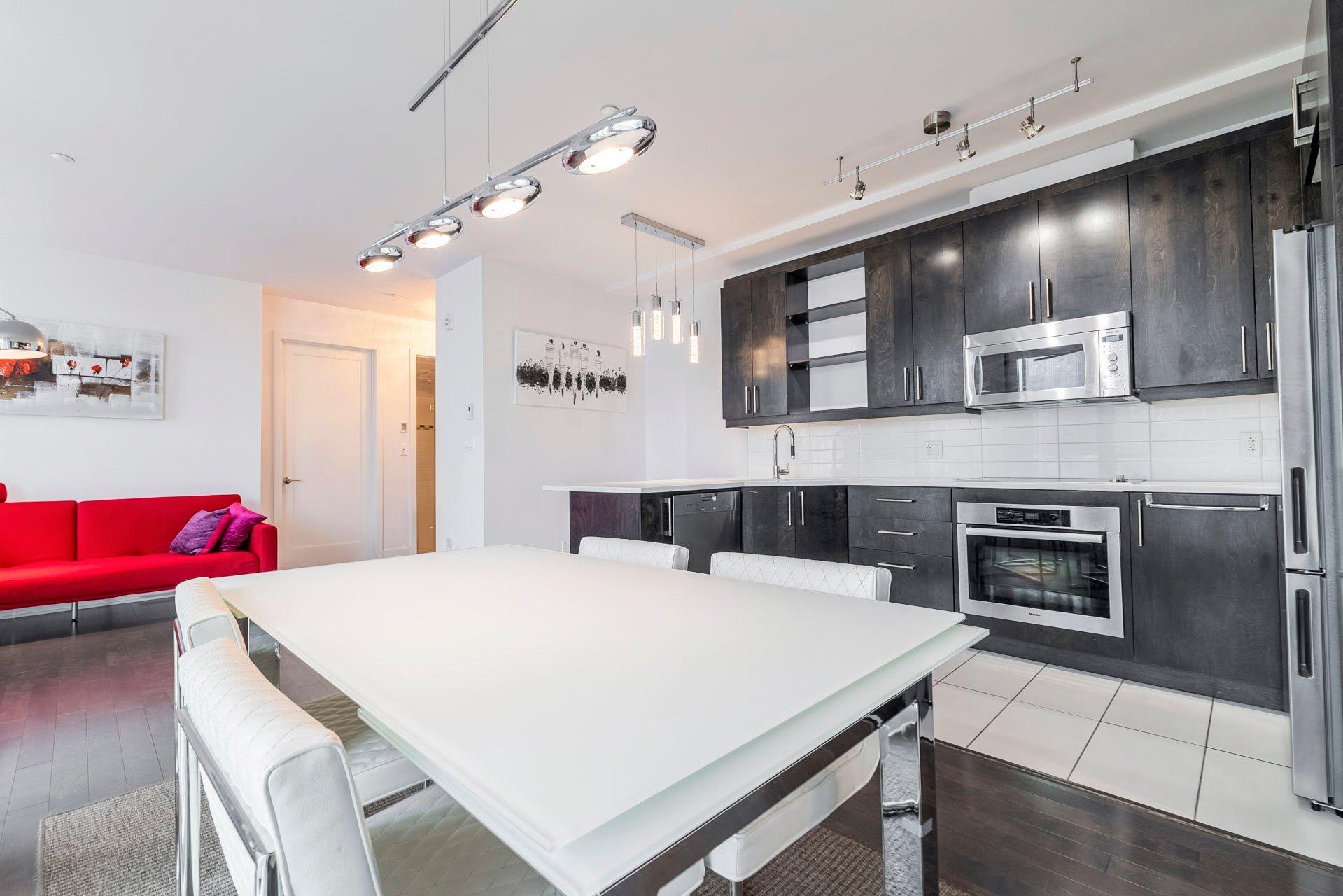 









1225


Boul. Robert-Bourassa

, 1428,
Montréal (Ville-Marie),




QC
H3B9A9

