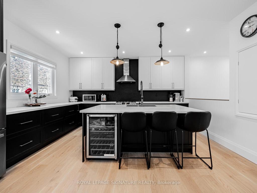 









22


Yorkleigh

Avenue,
Toronto,




ON
M9P 1Y4


