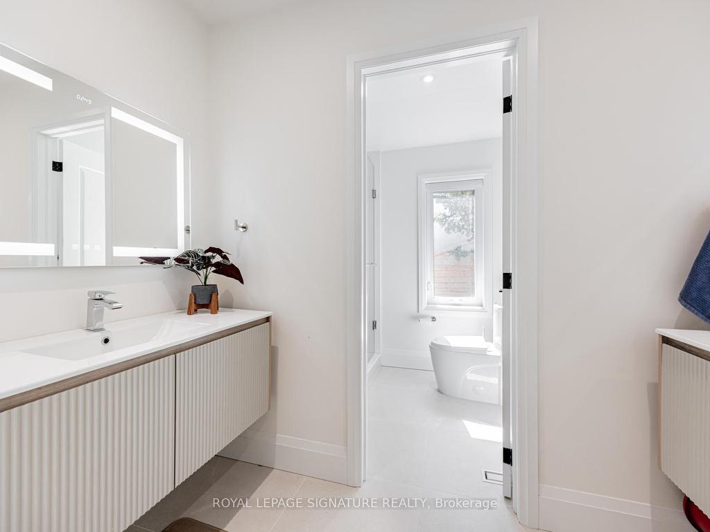 









22


Yorkleigh

Avenue,
Toronto,




ON
M9P 1Y4

