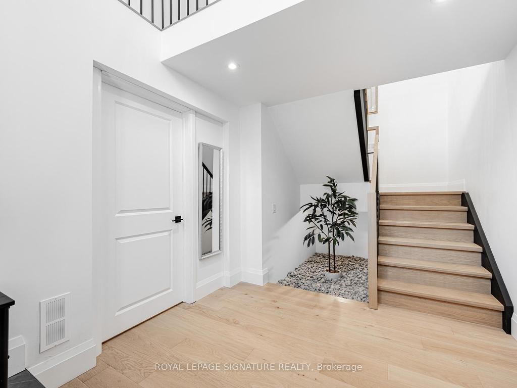 









22


Yorkleigh

Avenue,
Toronto,




ON
M9P 1Y4

