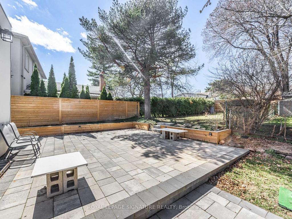 









22


Yorkleigh

Avenue,
Toronto,




ON
M9P 1Y4

