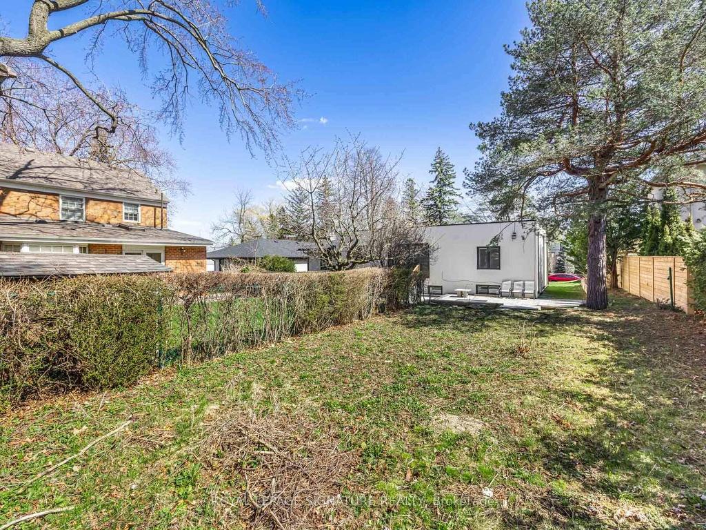 









22


Yorkleigh

Avenue,
Toronto,




ON
M9P 1Y4


