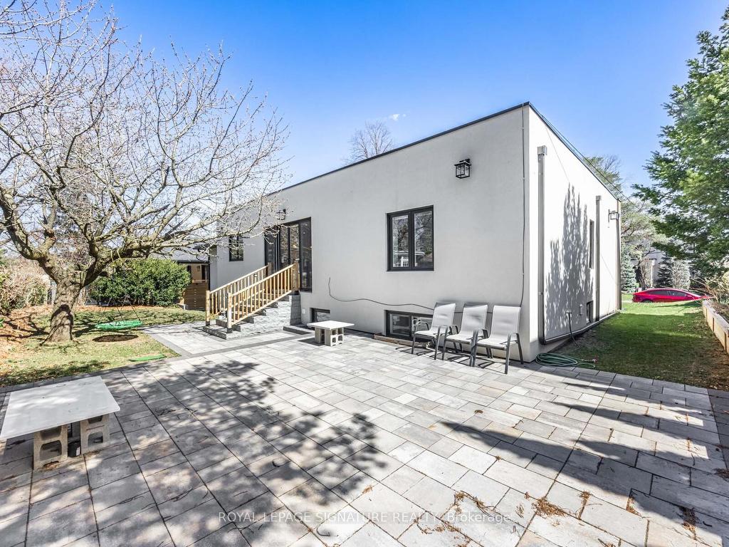 









22


Yorkleigh

Avenue,
Toronto,




ON
M9P 1Y4

