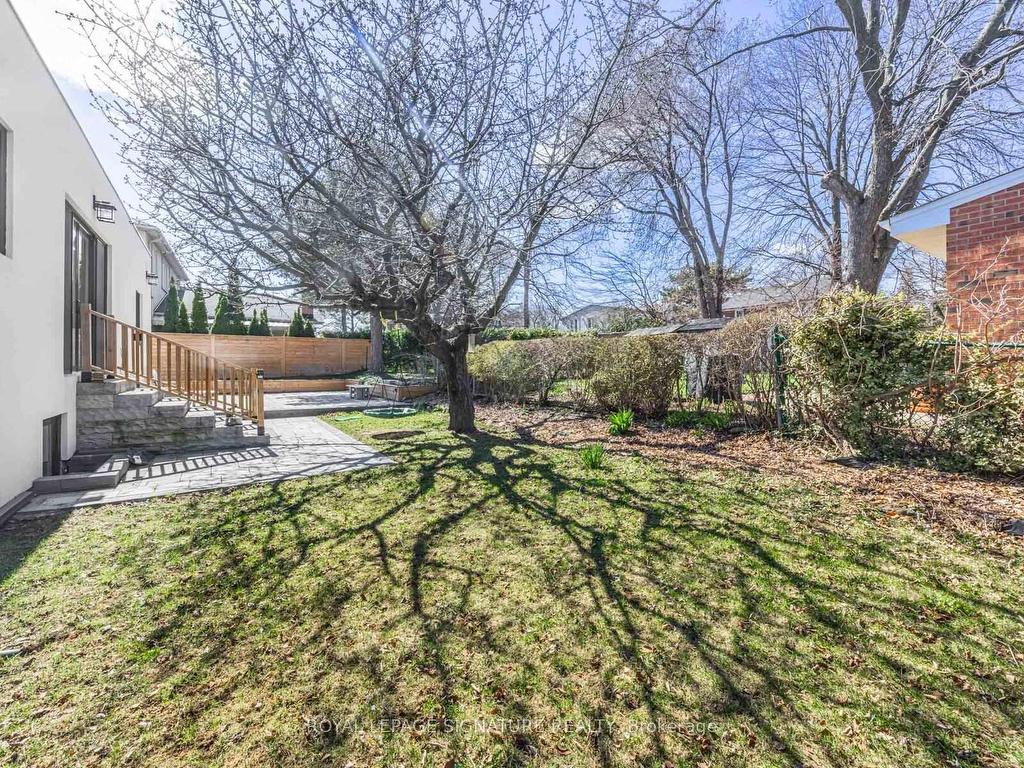 









22


Yorkleigh

Avenue,
Toronto,




ON
M9P 1Y4

