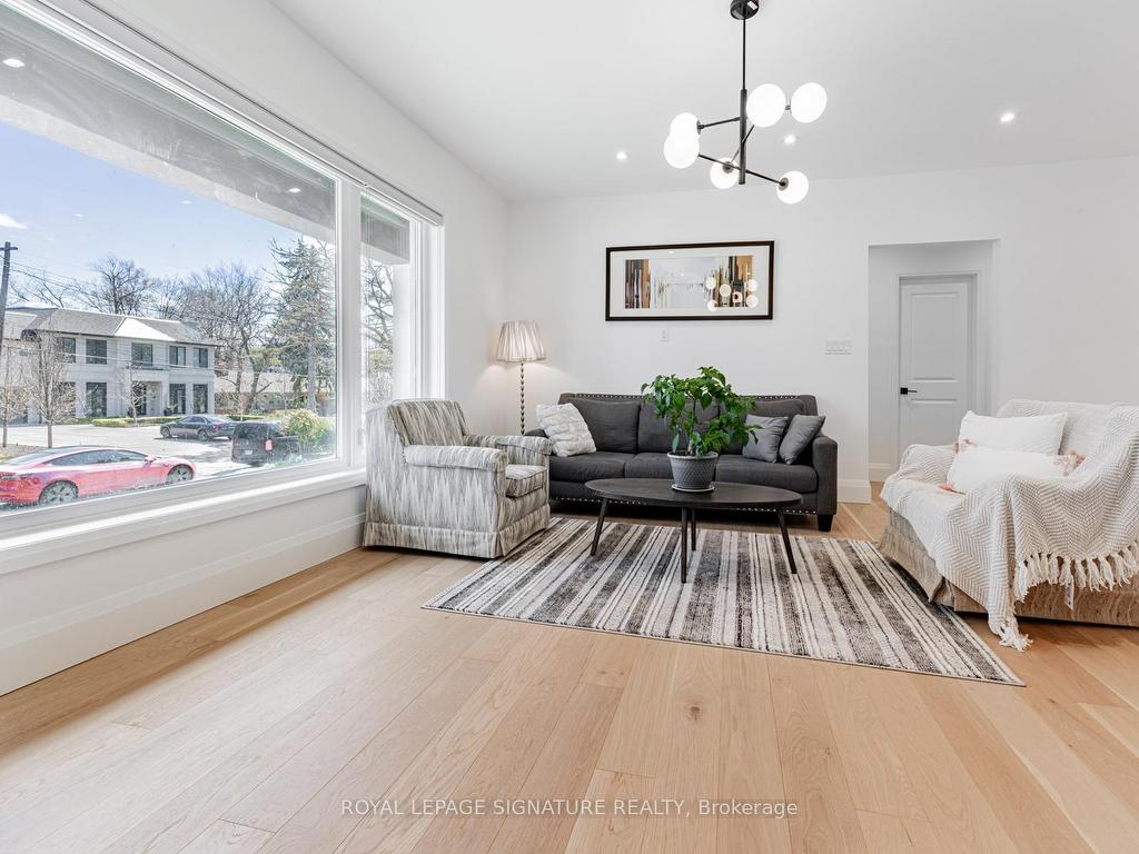 









22


Yorkleigh

Avenue,
Toronto,




ON
M9P 1Y4

