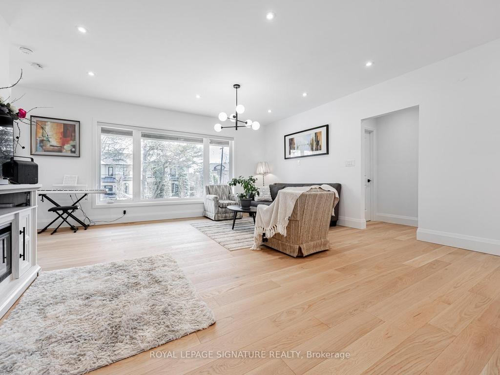 









22


Yorkleigh

Avenue,
Toronto,




ON
M9P 1Y4

