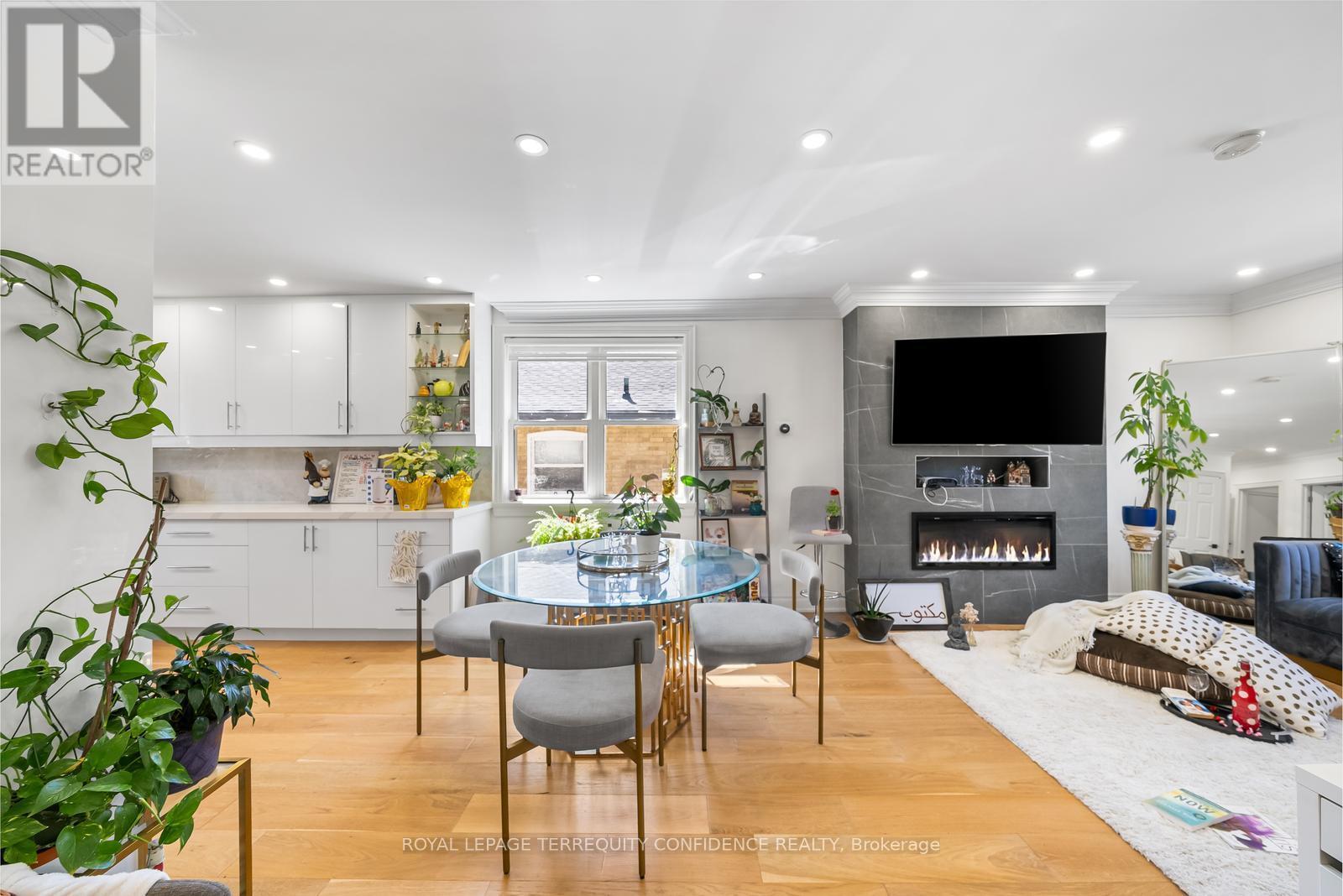 












103 HOUNSLOW AVENUE

,
Toronto,




Ontario
M2N2B1

