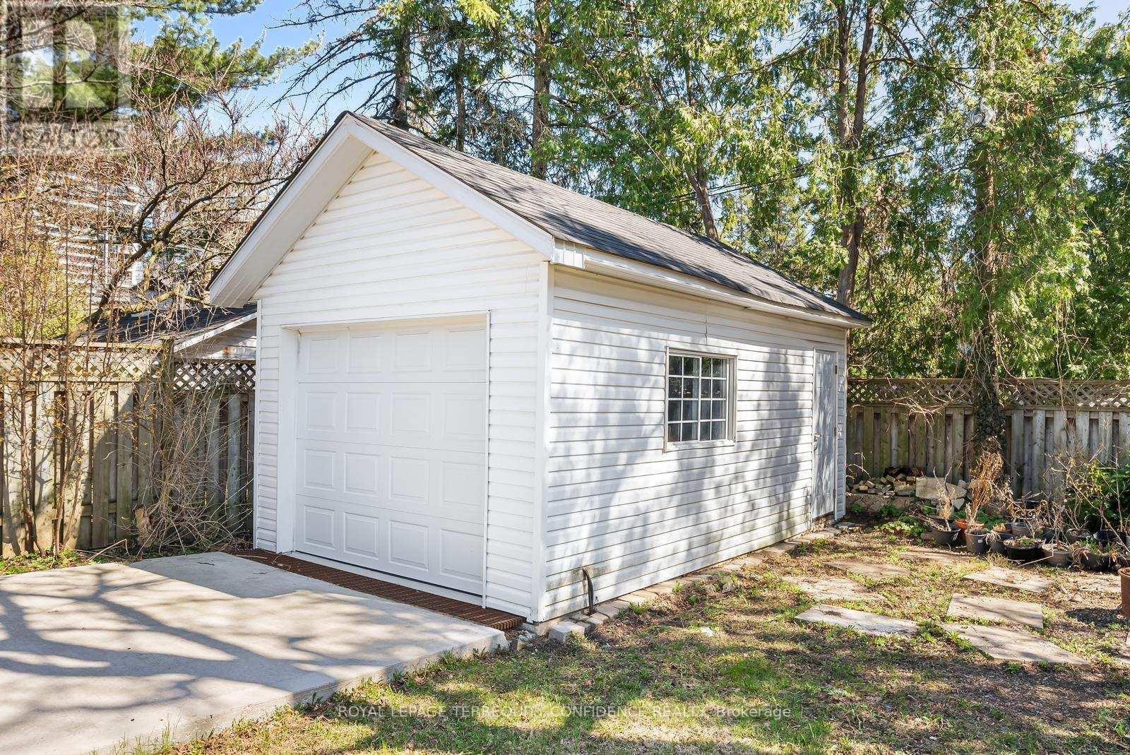 












103 HOUNSLOW AVENUE

,
Toronto,




Ontario
M2N2B1

