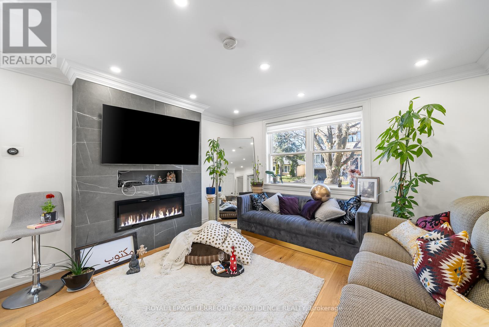 












103 HOUNSLOW AVENUE

,
Toronto,




Ontario
M2N2B1

