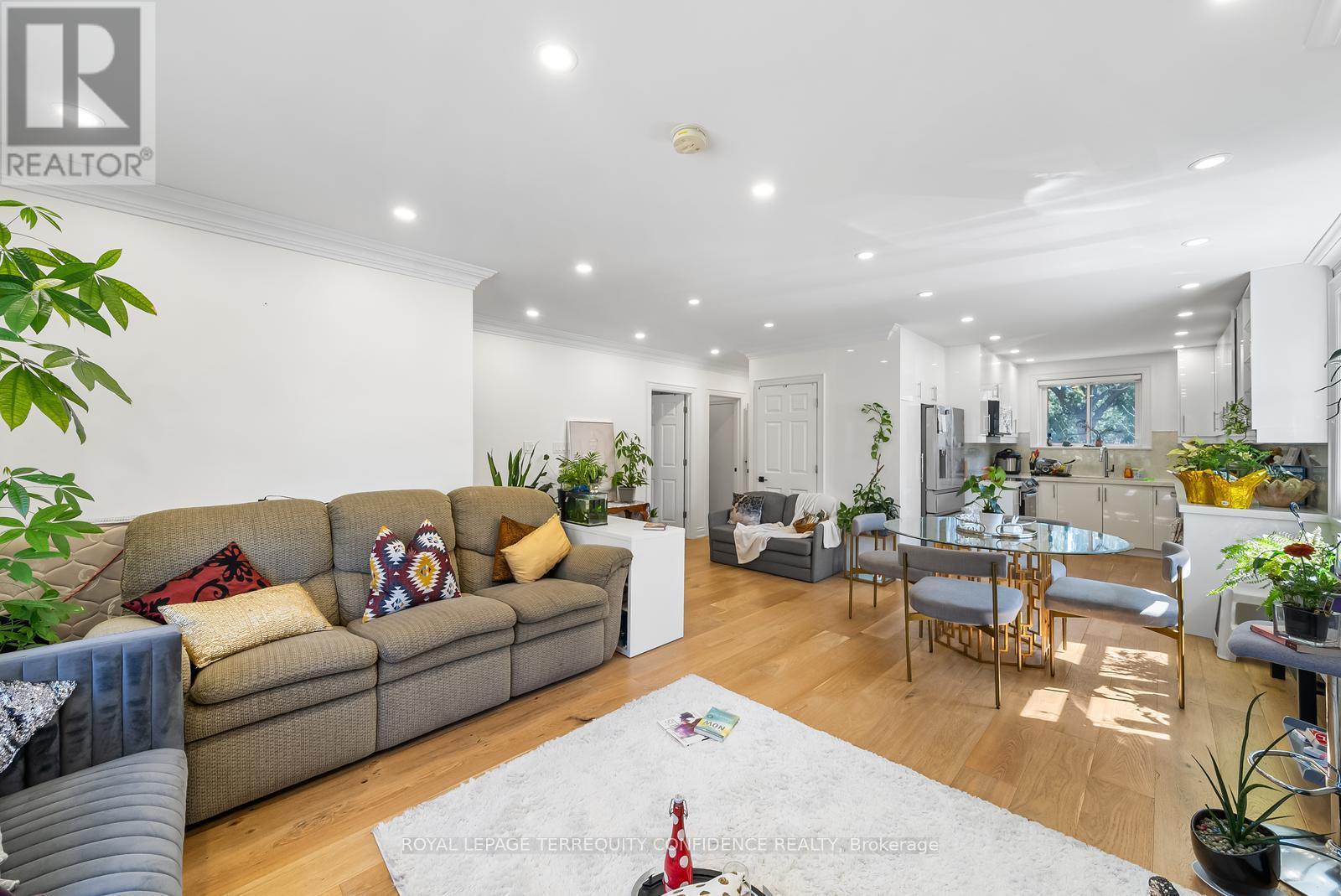 












103 HOUNSLOW AVENUE

,
Toronto,




Ontario
M2N2B1

