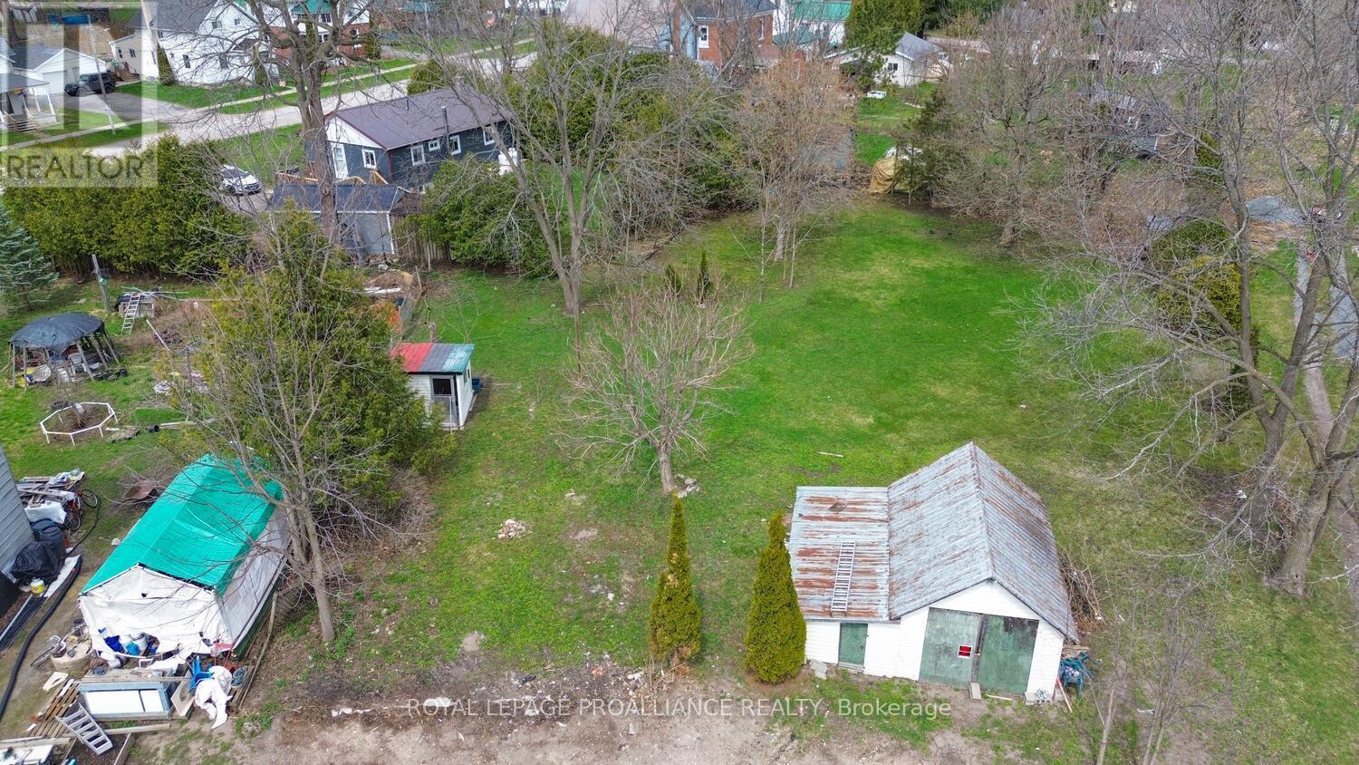 












20 GRAND TRUNK AVENUE

,
Lansdowne Village,







Ontario
K0E1L0

