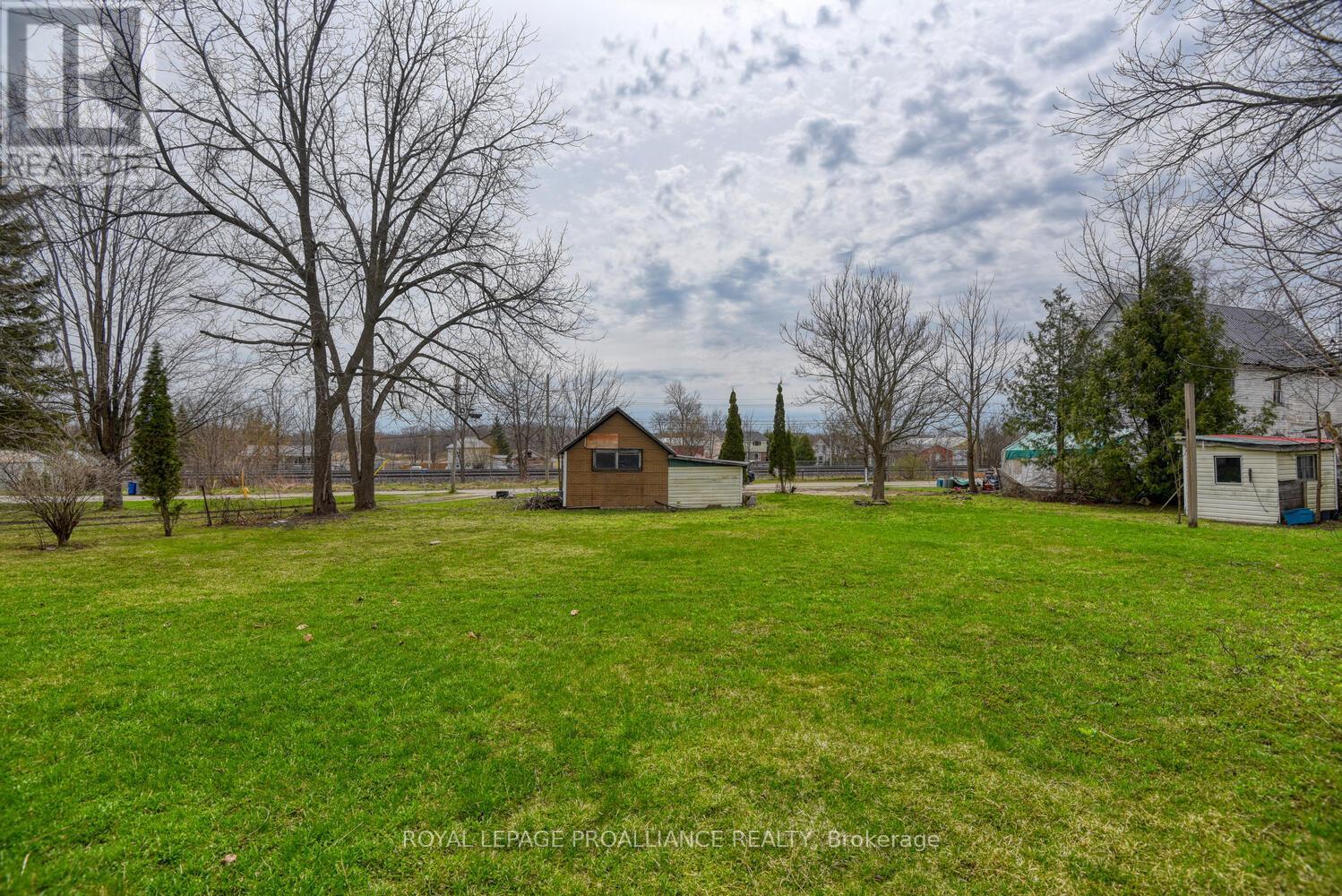 












20 GRAND TRUNK AVENUE

,
Lansdowne Village,







Ontario
K0E1L0

