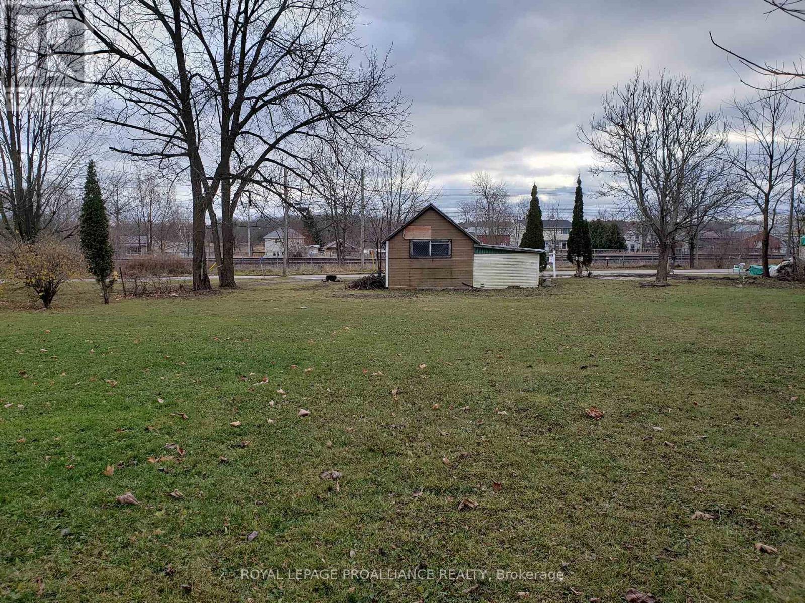 












20 GRAND TRUNK AVENUE

,
Lansdowne Village,







Ontario
K0E1L0

