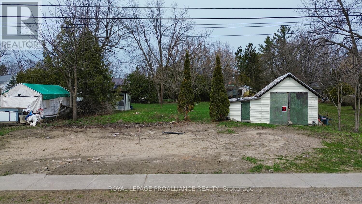 












20 GRAND TRUNK AVENUE

,
Lansdowne Village,







Ontario
K0E1L0

