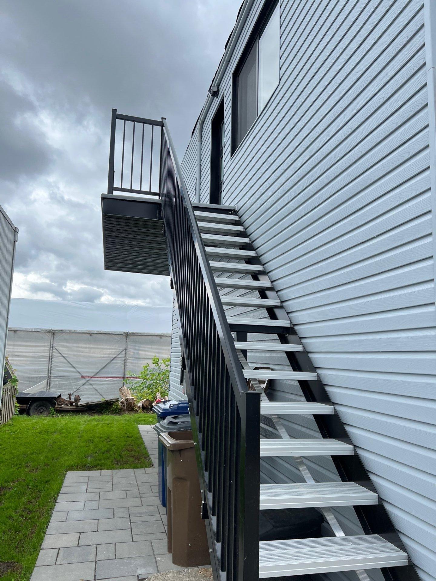 









932


Mtée Champagne

,
Laval (Sainte-Dorothée),




QC
H7X3V4

