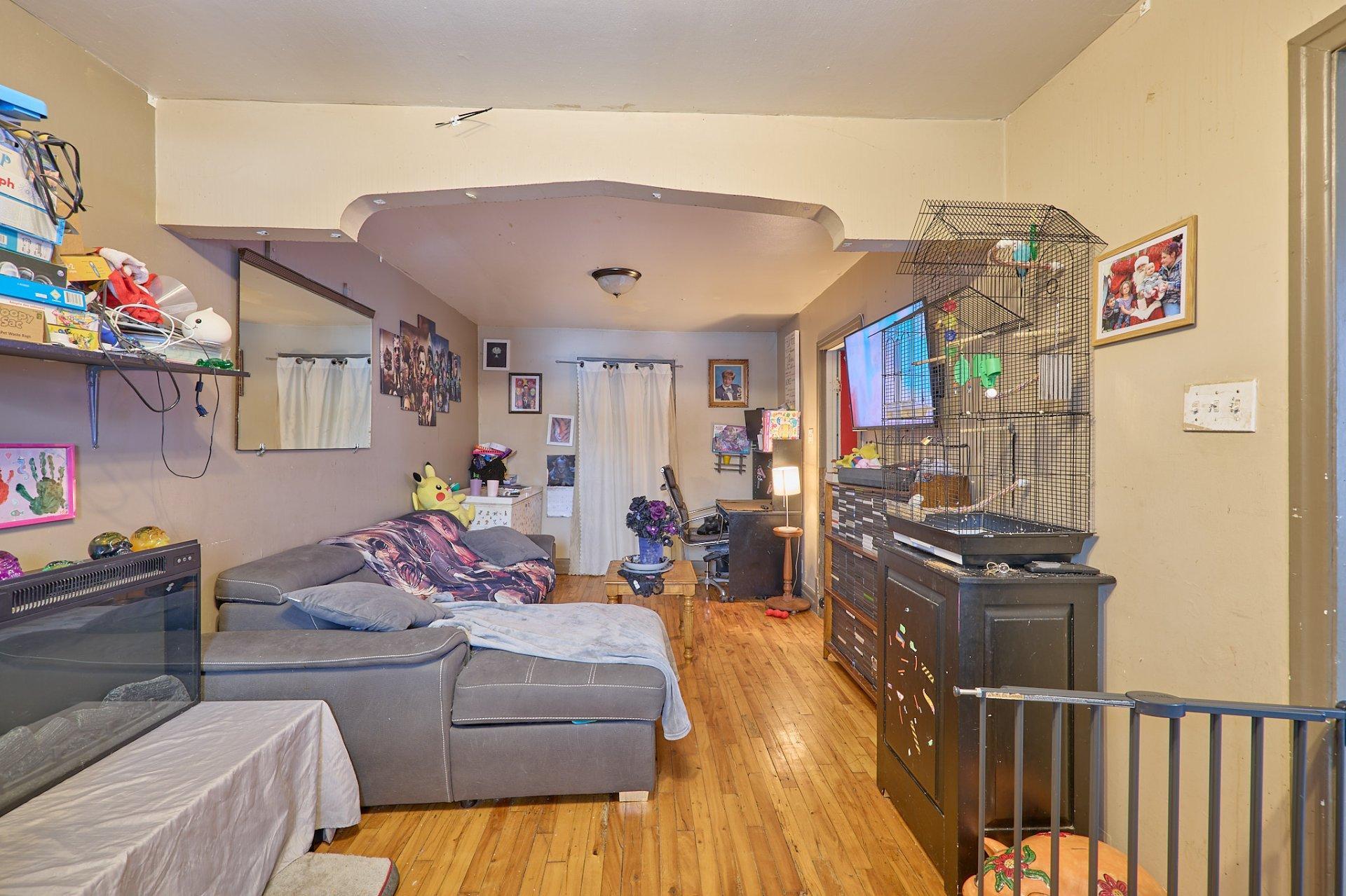 









81

 - 87


Rue St-Charles

,
Sainte-Thérèse,




QC
J7E2A5

