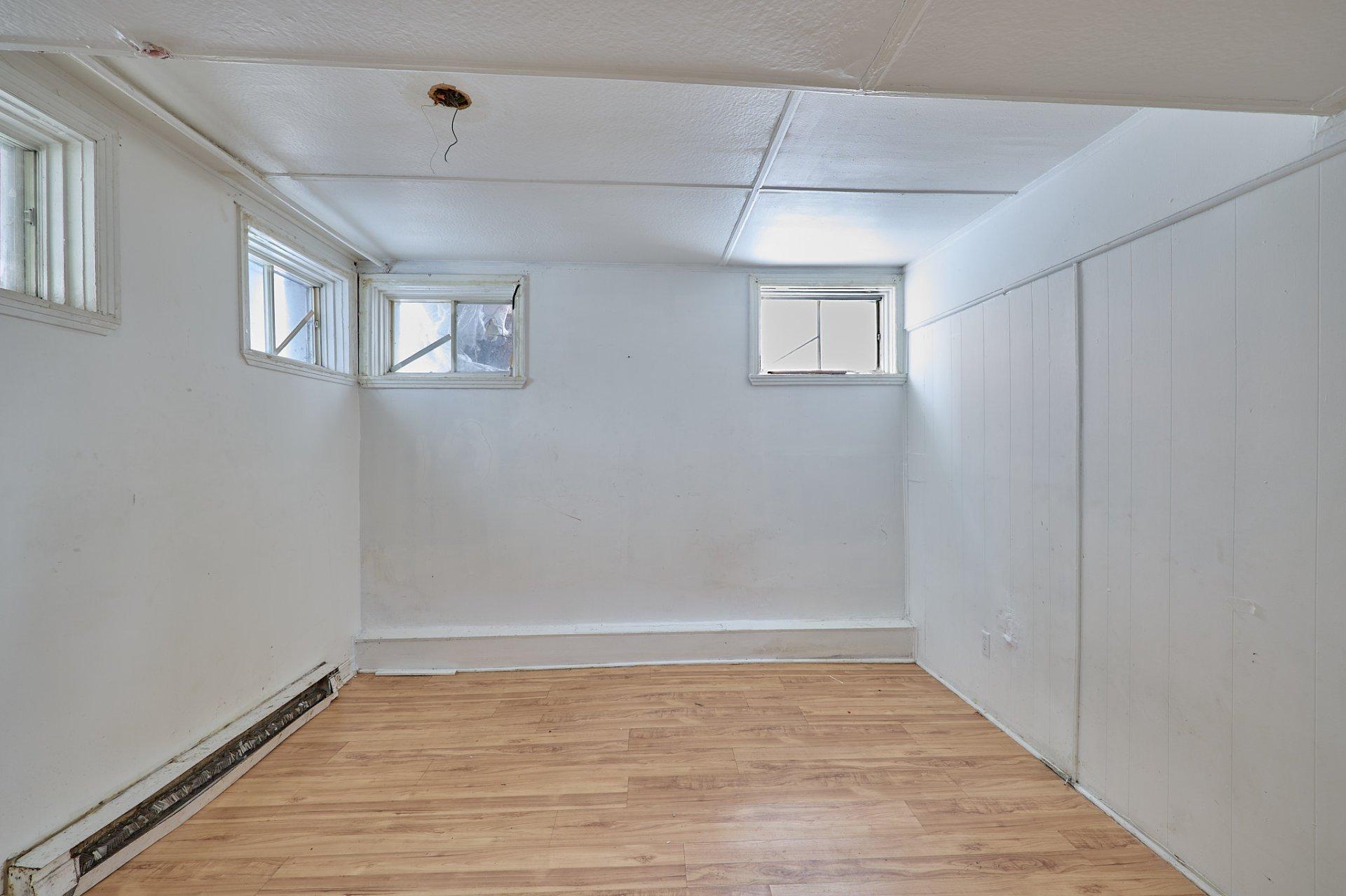 









81

 - 87


Rue St-Charles

,
Sainte-Thérèse,




QC
J7E2A5

