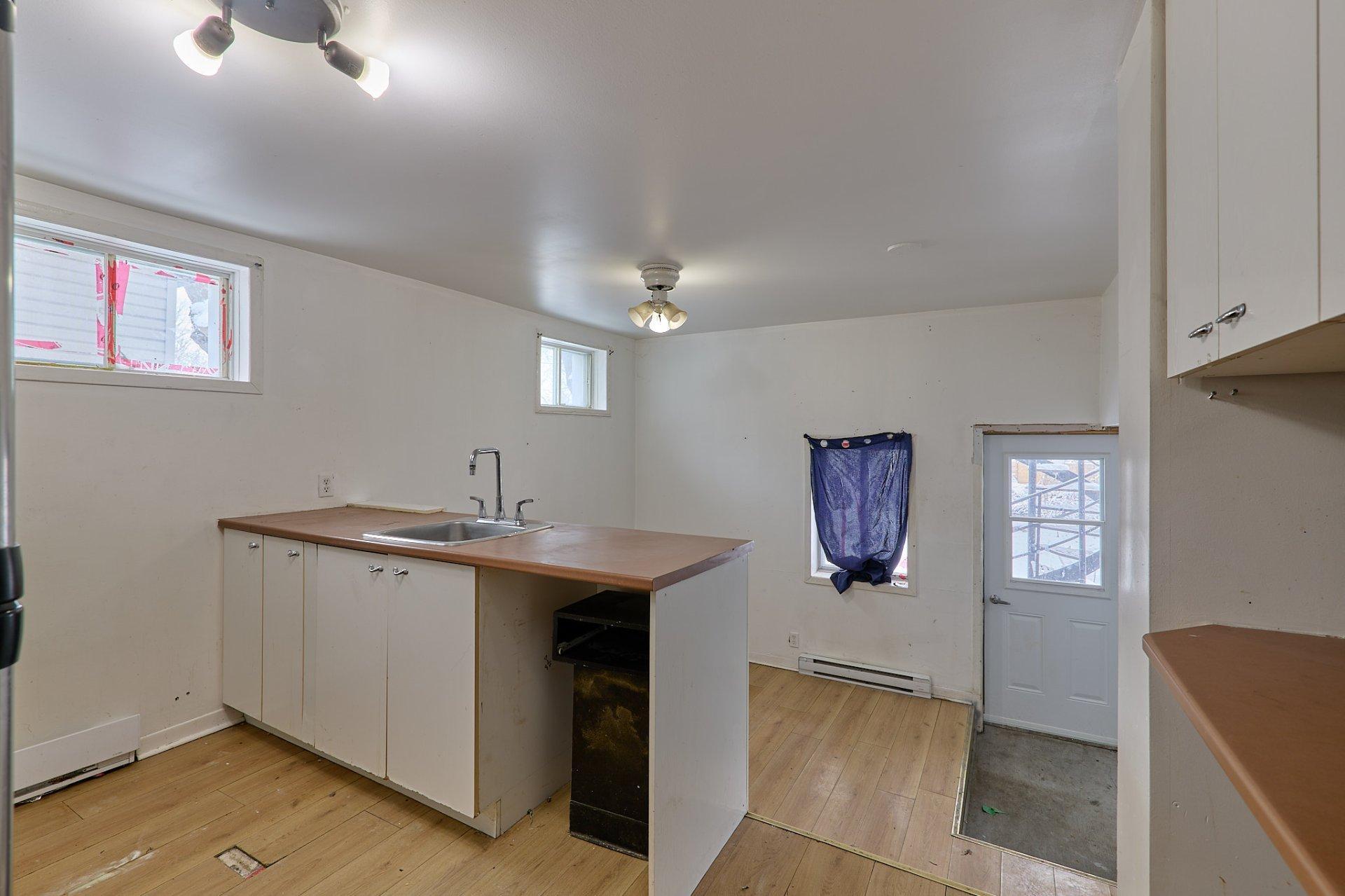 









81

 - 87


Rue St-Charles

,
Sainte-Thérèse,




QC
J7E2A5

