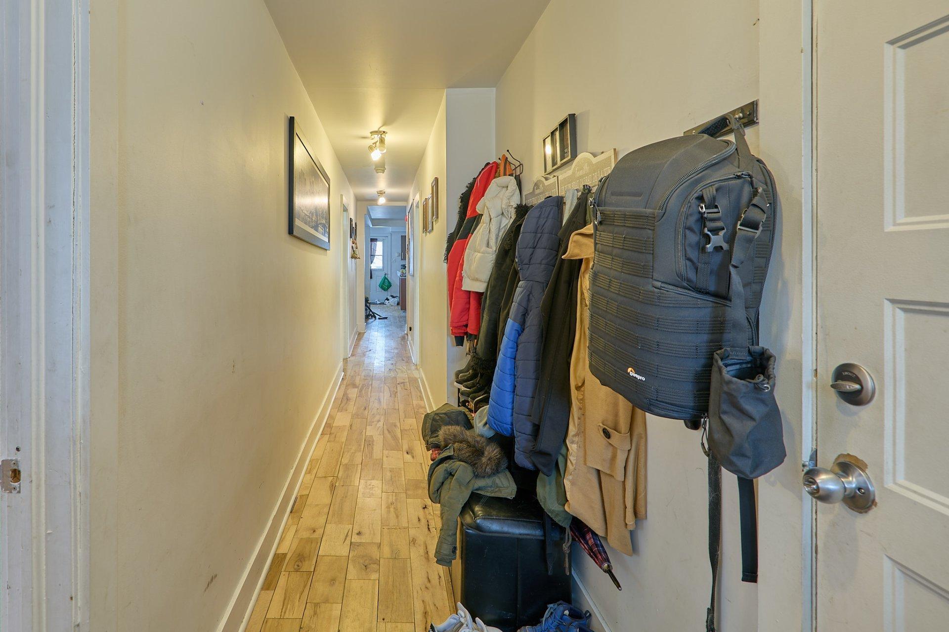 









81

 - 87


Rue St-Charles

,
Sainte-Thérèse,




QC
J7E2A5

