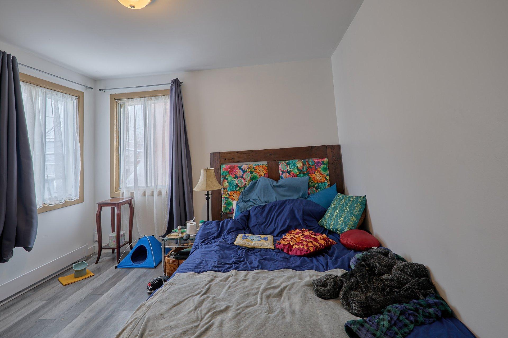 









81

 - 87


Rue St-Charles

,
Sainte-Thérèse,




QC
J7E2A5

