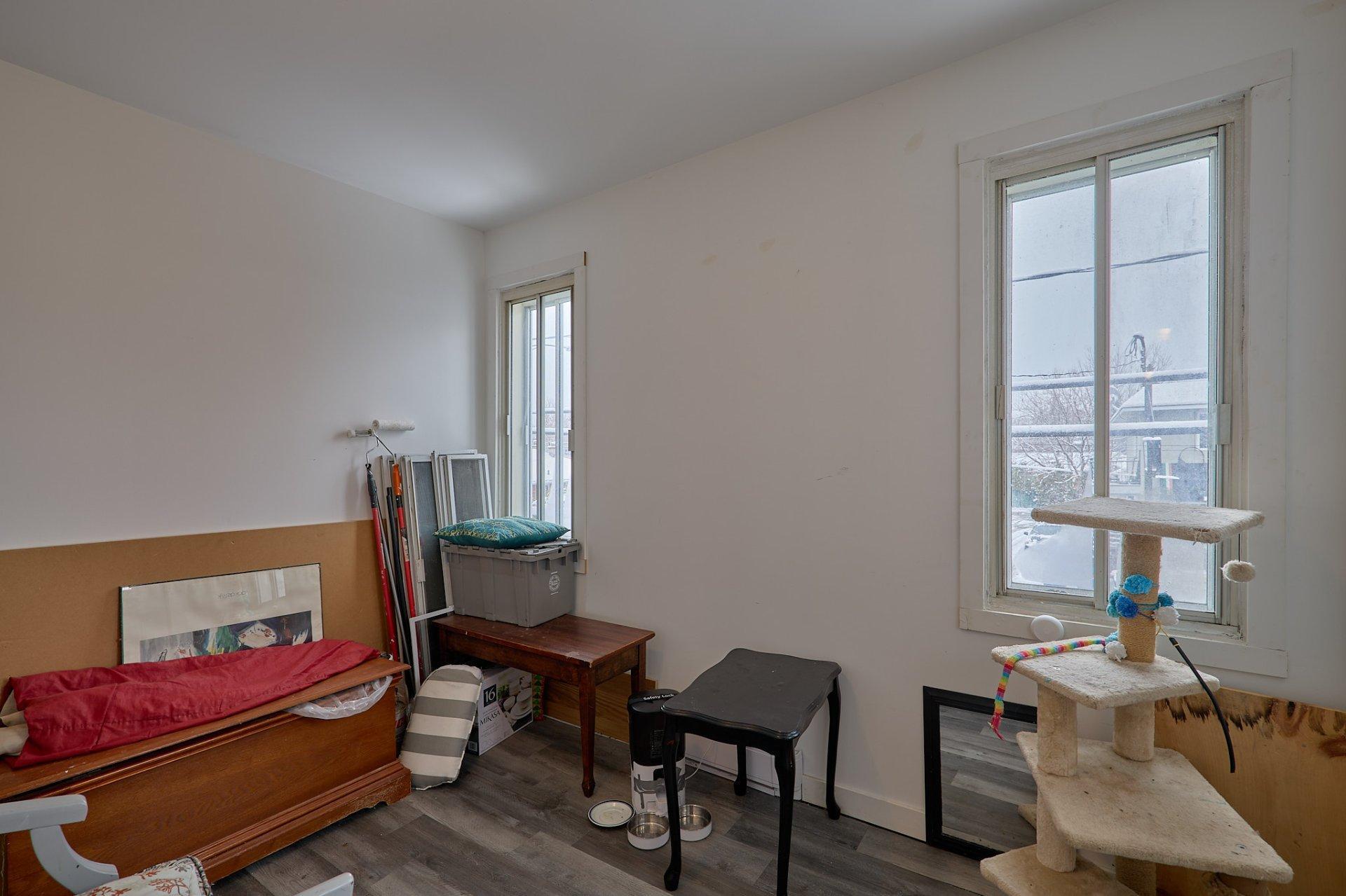 









81

 - 87


Rue St-Charles

,
Sainte-Thérèse,




QC
J7E2A5

