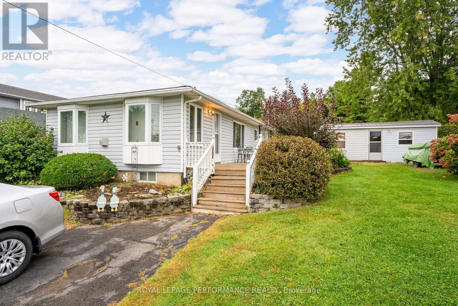 












18329 COUNTY RD 2 ROAD

,
South Glengarry,




Ontario
K6H5R5

