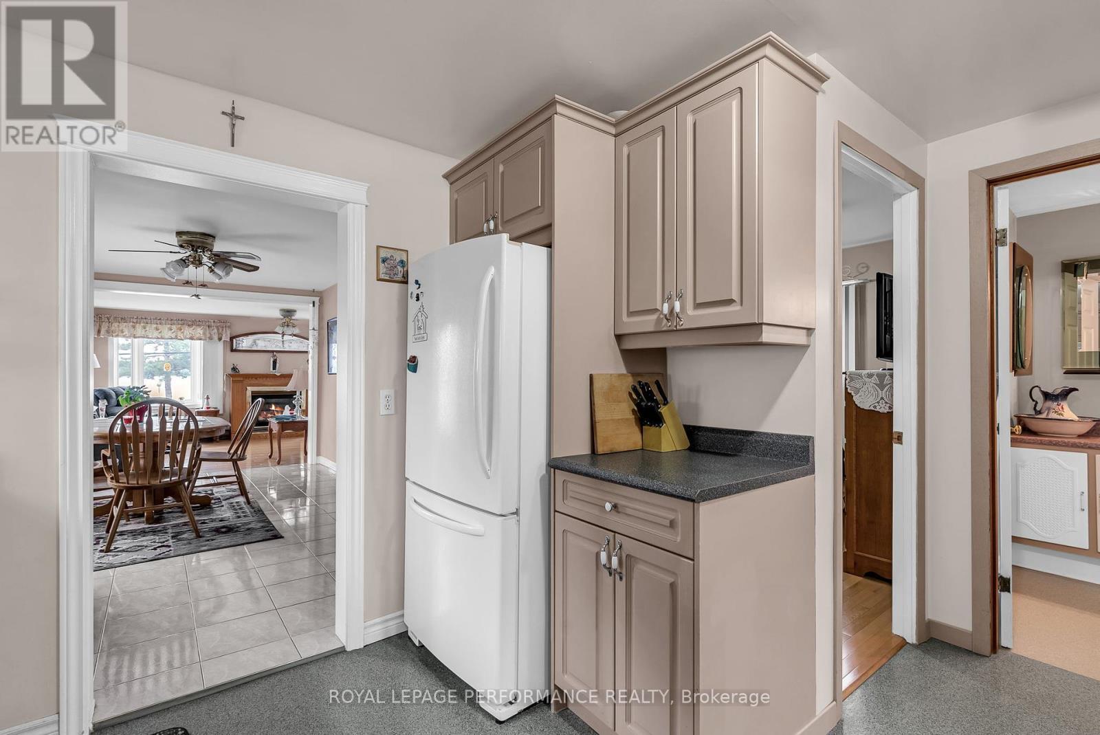 












18329 COUNTY RD 2 ROAD

,
South Glengarry,




Ontario
K6H5R5

