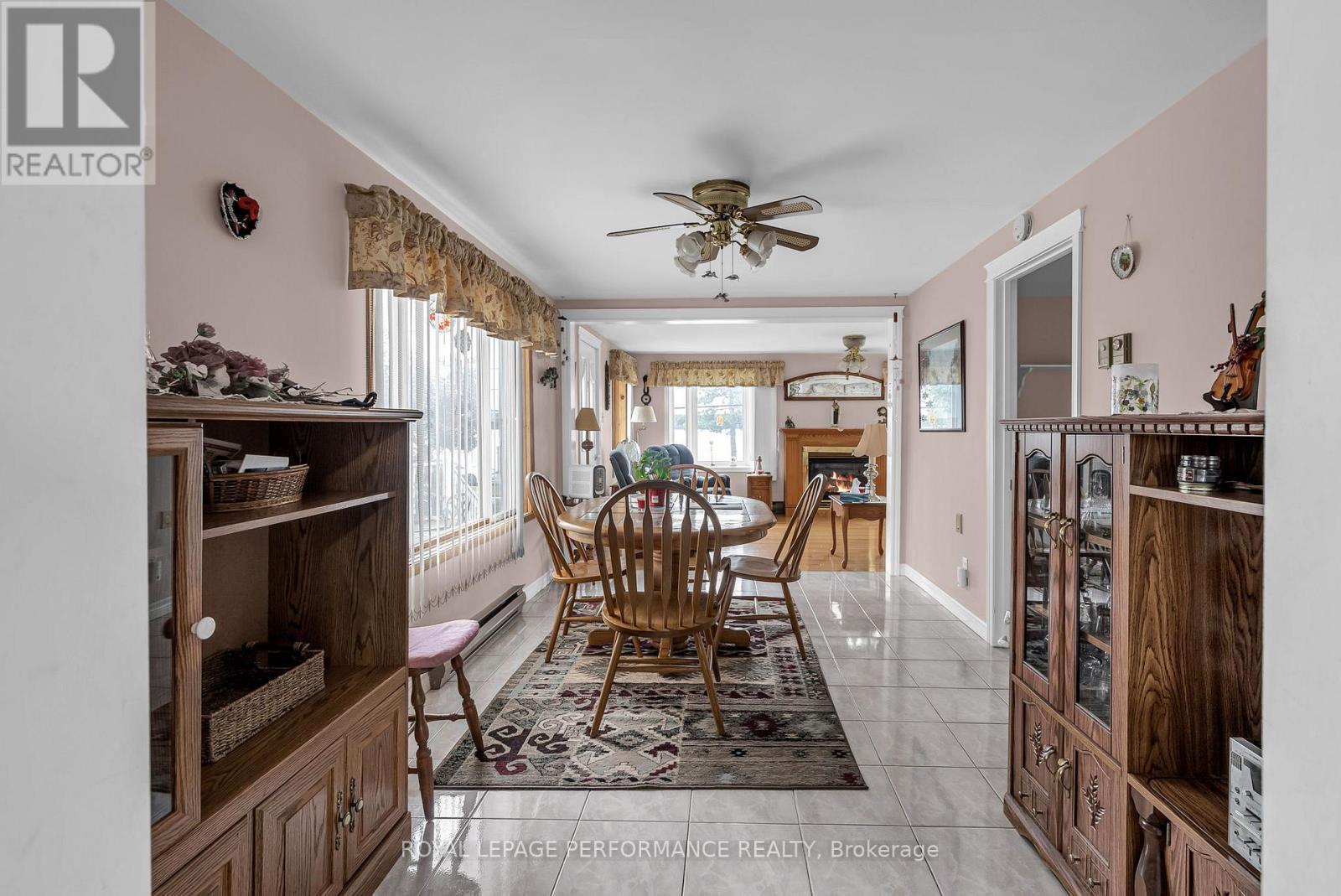 












18329 COUNTY RD 2 ROAD

,
South Glengarry,




Ontario
K6H5R5

