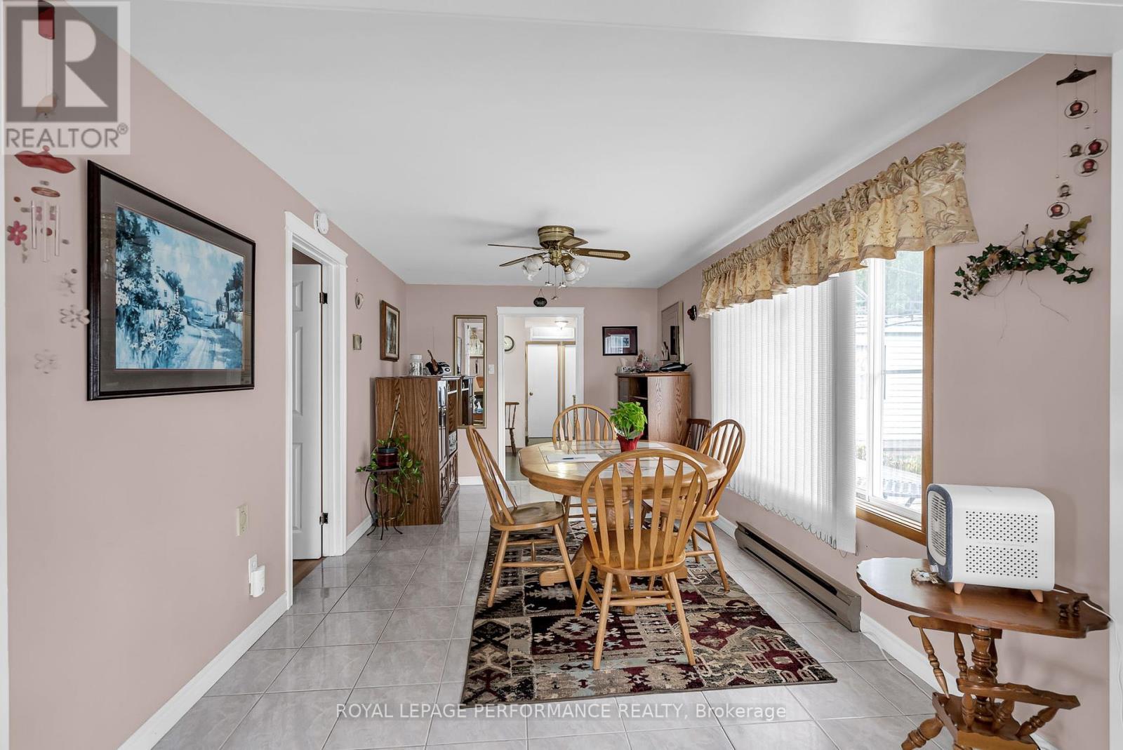 












18329 COUNTY RD 2 ROAD

,
South Glengarry,




Ontario
K6H5R5

